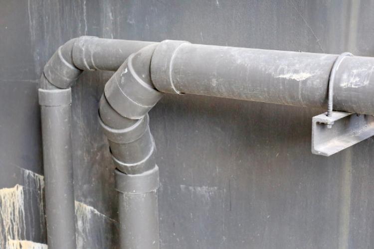 Lão Hóa Đường Ống Nhựa: Nguồn Phát Sinh Vi Nhựa Ít Được Nhận Diện Trong Nước Sinh Hoạt